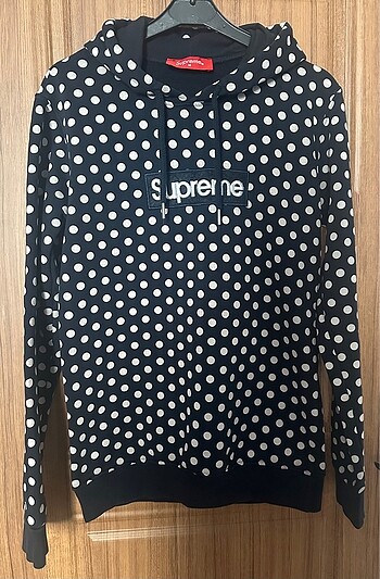 Supreme Sweatshirt