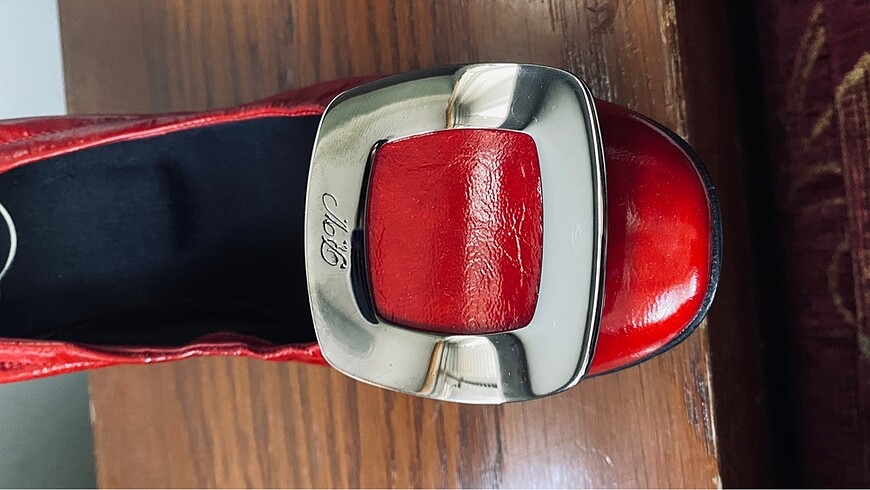 38 Beden kırmızı Renk Kırmızı Yarı Rugan Roger Vivier Topuklu