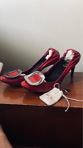 Kırmızı Yarı Rugan Roger Vivier Topuklu