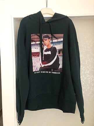 koyu yeşil sweatshirt