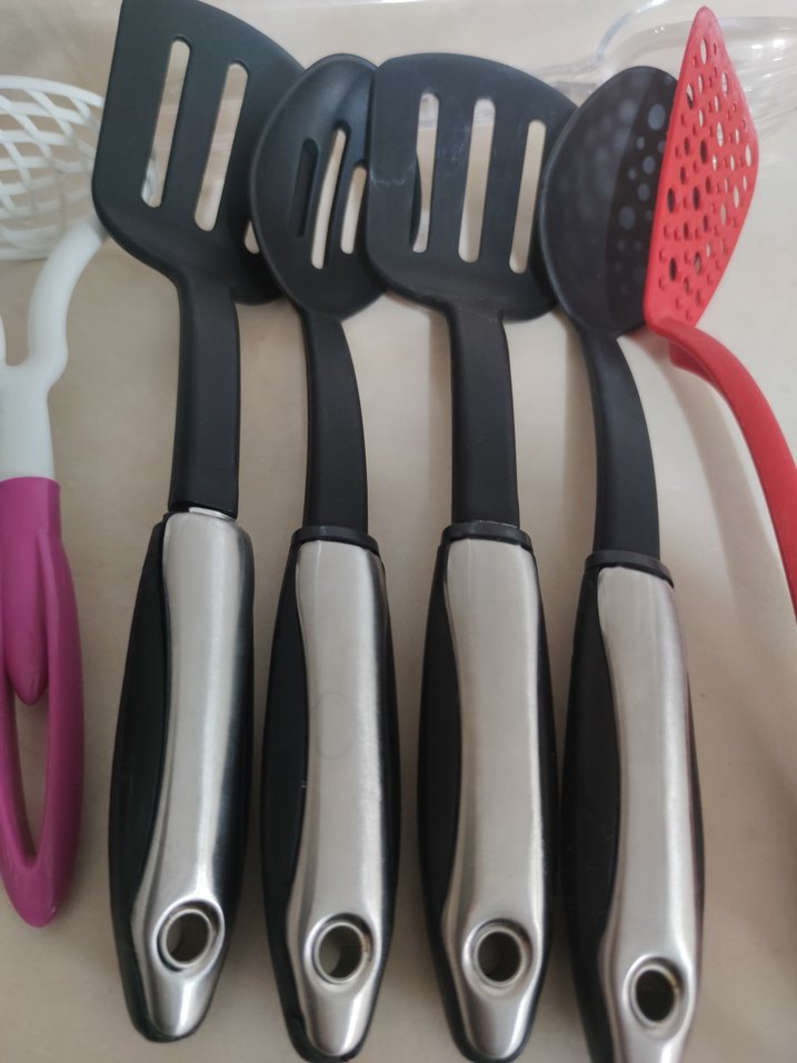 Renkli Saplı Mutfak Kepçeleri ve Spatulalar kaliteli ürünler - Görsel 4