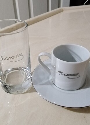 Kütahya Porselen K, Atatürk, kahve fincanı ve kahve yanı su bardakları
