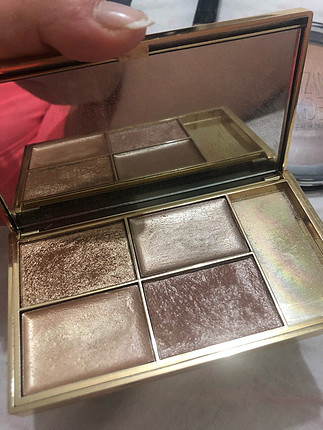 Sleek aydınlatıcı palet 