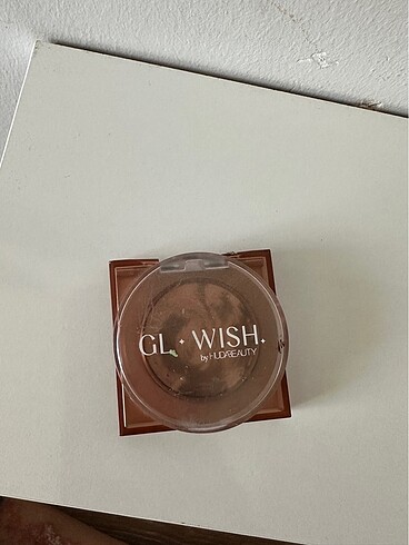 Huda beauty glowısh