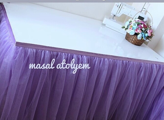Masa eteği beyaz renk
