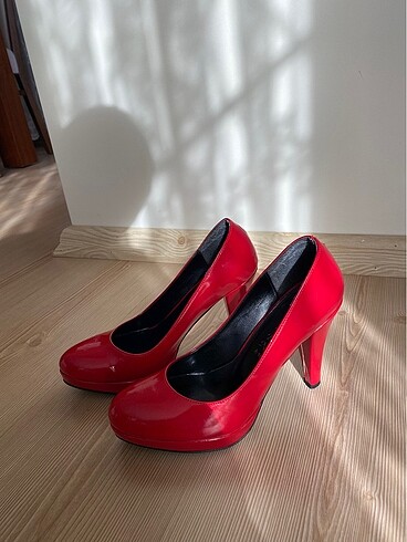 38 numara topuklu kırmızı abiye ayakkabı
