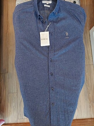 Polo mavi erkek çocuk gömleği yeni etiketi üstünde