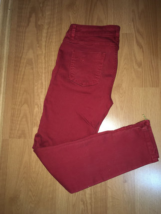 Kırmızı pantolon