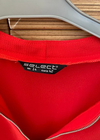 Kısa Kollu Fermuarlı V Yaka Bluz - Görsel 3