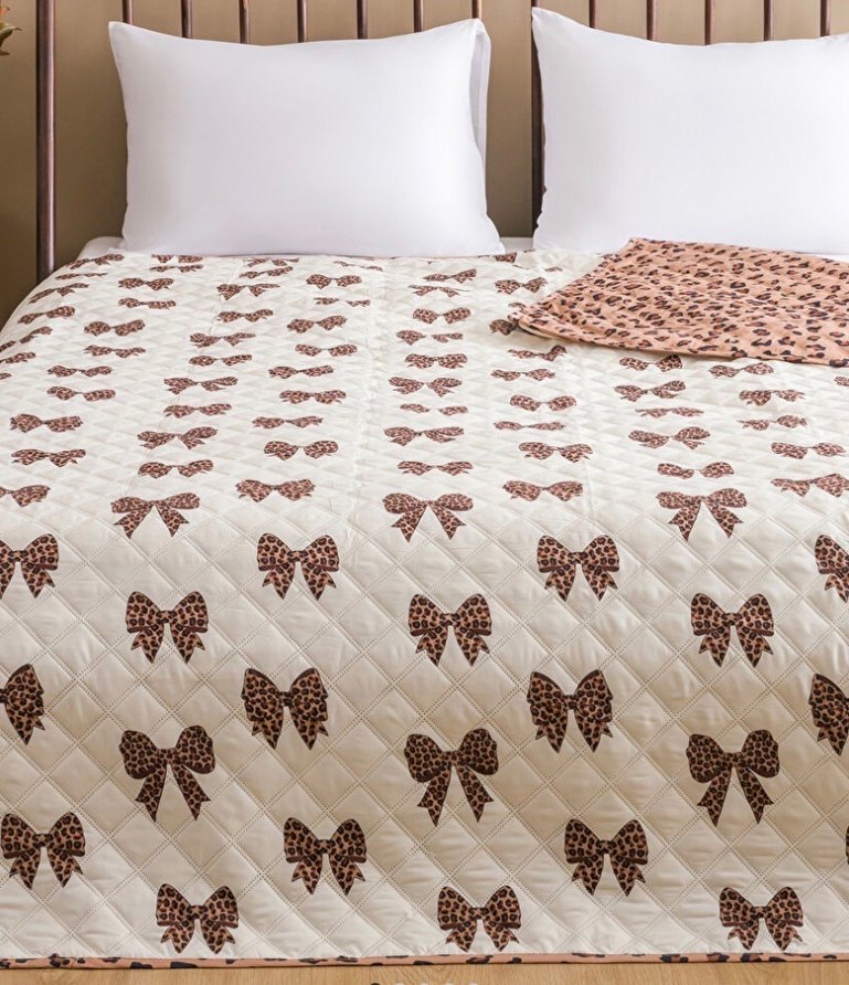 Kahverengi leopar desenli Yatak Örtüsü - Görsel 3