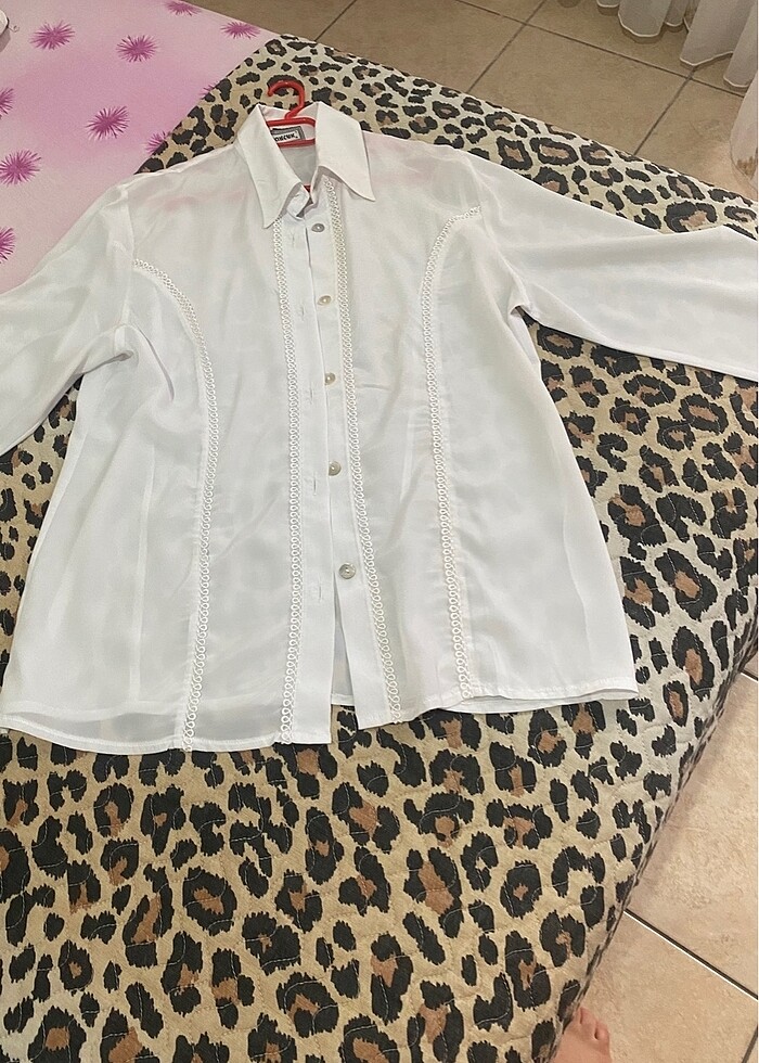 Yepyeni beyaz gömlek - Görsel 2