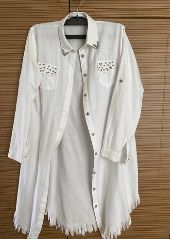Düğmeli Beyaz uzun gömlek - Görsel 6