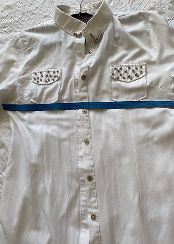 Düğmeli Beyaz uzun gömlek - Görsel 2