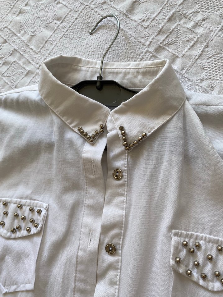Düğmeli Beyaz uzun gömlek - Görsel 4
