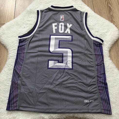Fox Sacremento NBA Forma