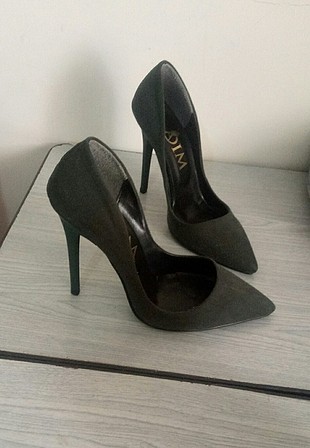 haki stiletto