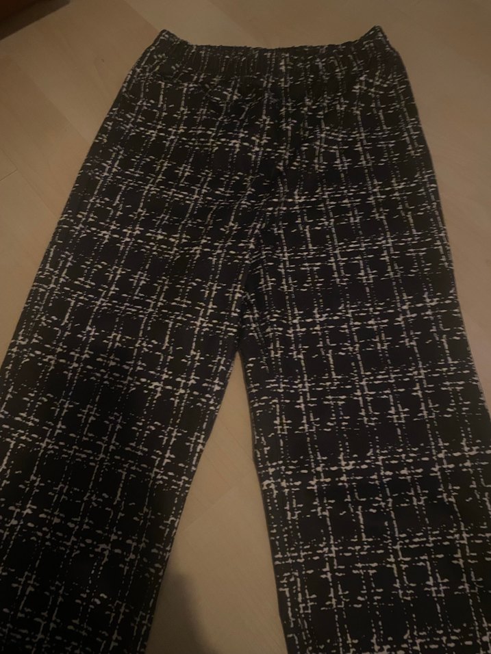 Kadın Siyah Pilili Regular Fit Pantolon - Görsel 2