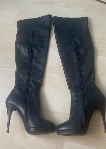 37 Beden Siyah Lastik Gotik Kadın Botları