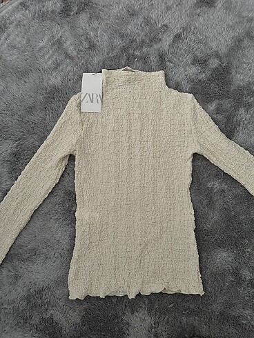 Zara dokulu top