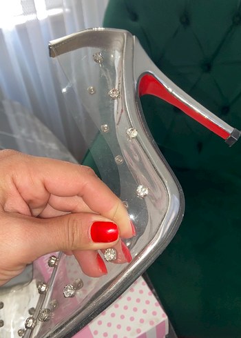37 Beden çeşitli Renk Şeffaf taşlı Stiletto