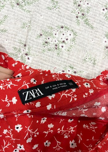 Zara Kırmızı Çiçekli Mini Etek - Görsel 2