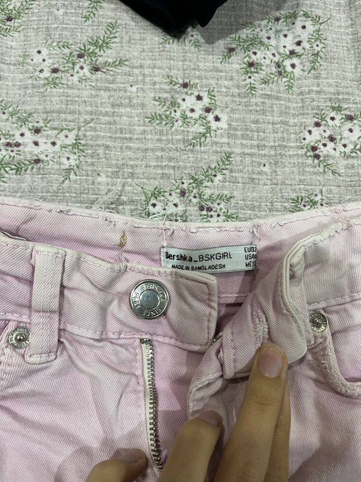 bershka toz pembe şort - Görsel 2