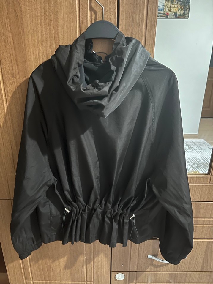 Siyah Kapüşonlu Fermuarlı Kadın Ceket - Görsel 2