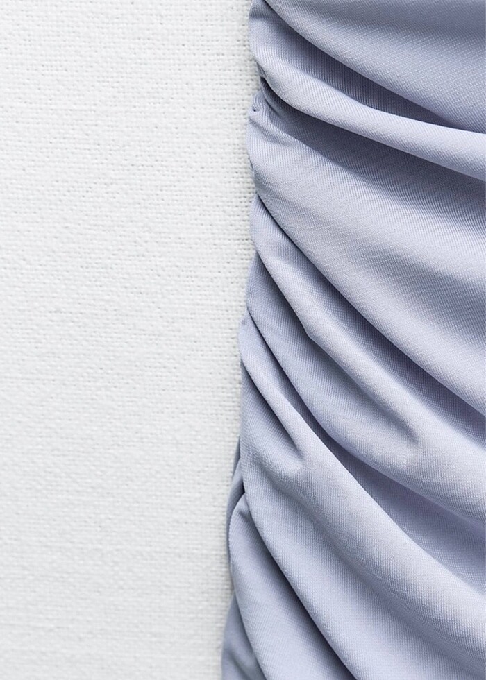 Zara büzgü detaylı elbise rengi eflatundur - Görsel 4