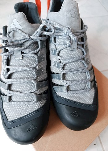 Adidas Gri Bağcıklı Erkek Spor Ayakkabısı