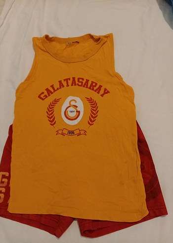 8 Yaş Beden kırmızı Renk Galatasaray Erkek Çocuk Kırmızı Şort
