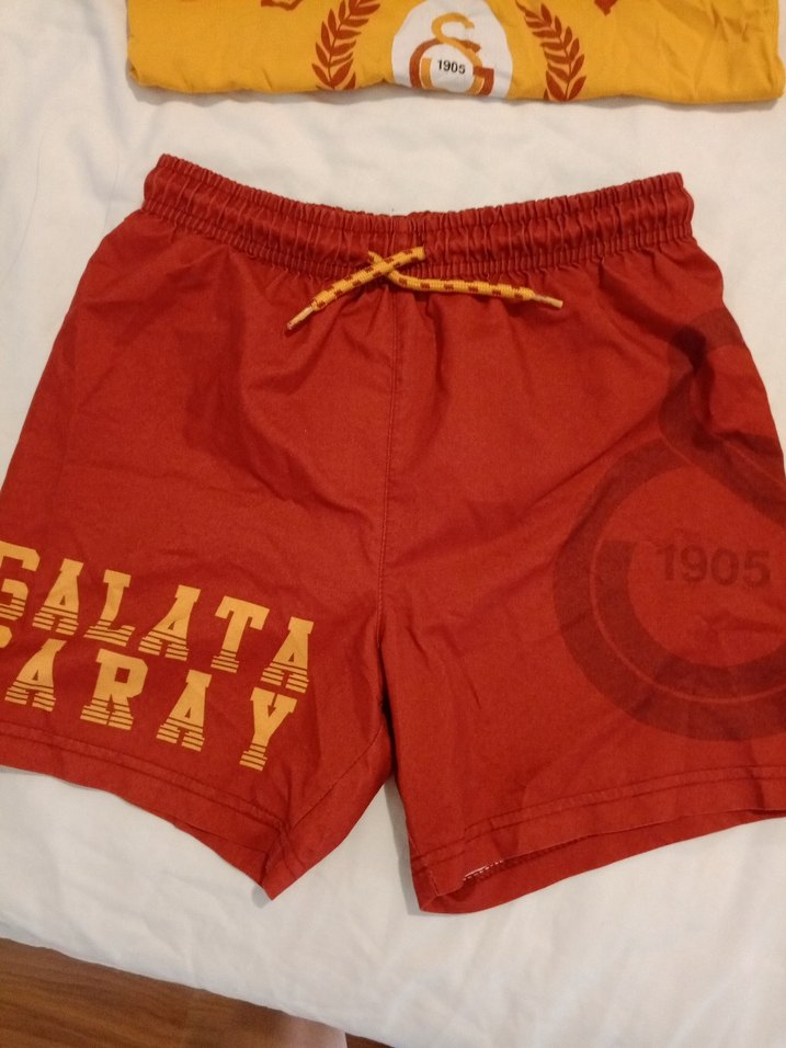Galatasaray Erkek Çocuk Kırmızı Şort - Görsel 2