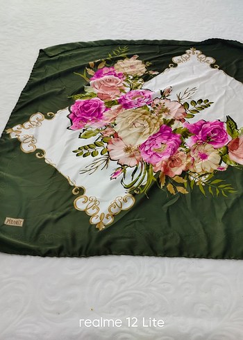 Parlak Yeşil İpek Görünümlü Kadın eşarp - Görsel 2