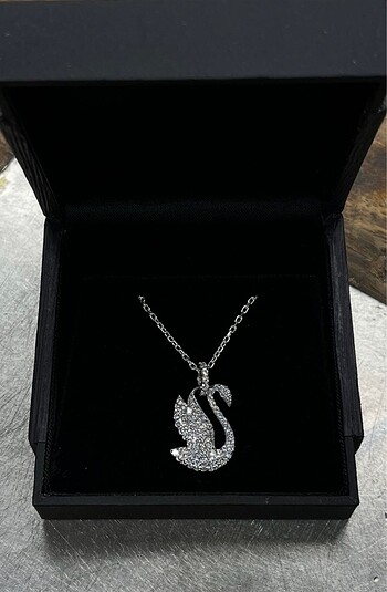 Swarovski Swan kuğu kolye