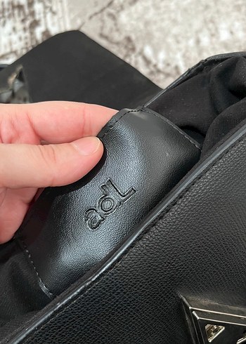 Zincir Detaylı Siyah Deri Kadın Çanta - Görsel 4