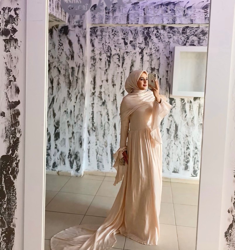 Bej Uzun Kollu Drapeli Tesettür Abiye - Görsel 2