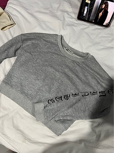 Crop sweatshirt