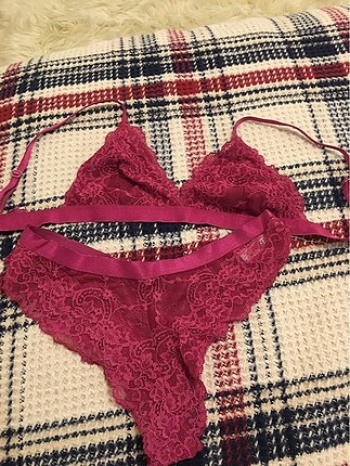 Bralet takım