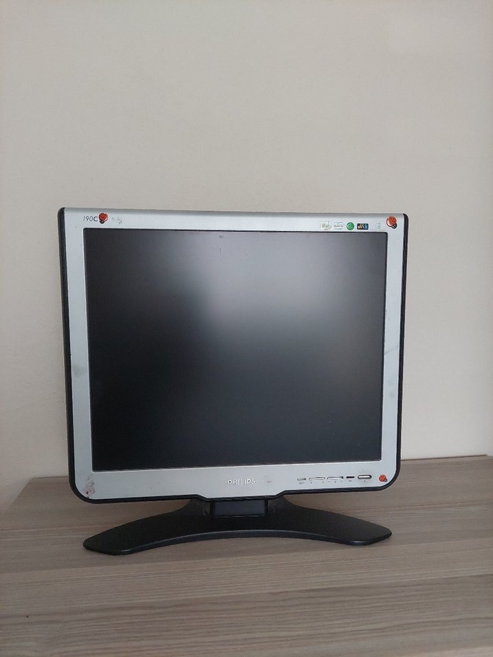 Gri Renkli Bilgisayar Monitörü - Görsel 5