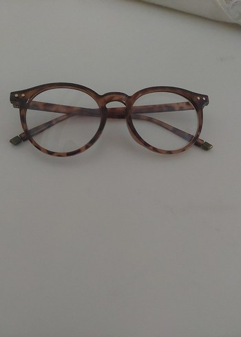 Şeffaf camlı kahverengi minimal gözlük - Görsel 4