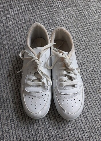 37 Beden beyaz Renk Çocuk ayakkabı 