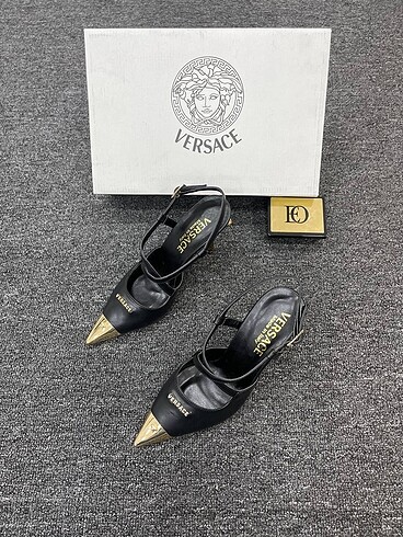 Versace V E R S A C E