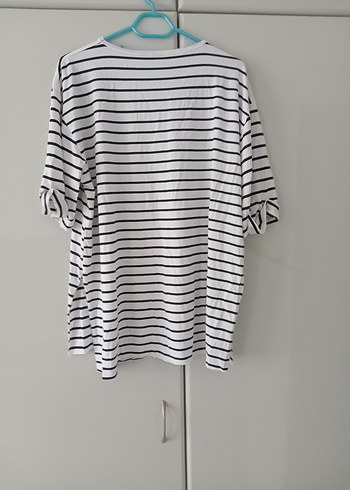 Gri Çizgili Kadın Tişört - Görsel 2