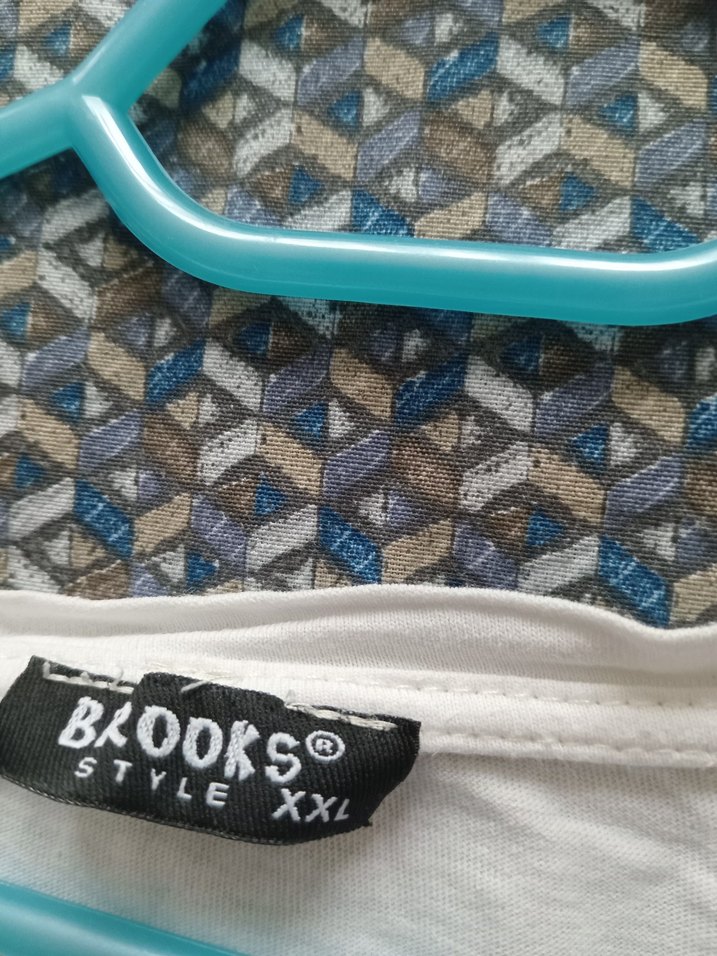 Beyaz V Yaka Keten Tişört - Görsel 3