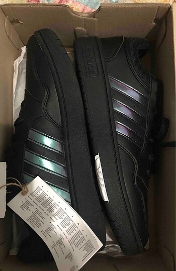 36,5 Beden Adidas spor ayakkabı
