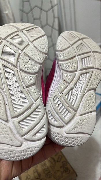 24 Beden Skechers spor ayakkabı