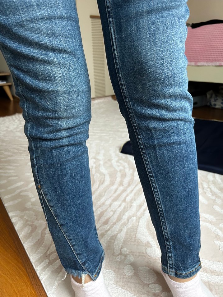 Mavi Yüksek Bel Dar Kesim Jean — görsel 5/9