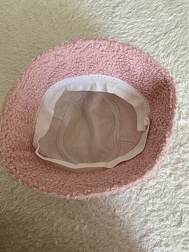 LC Waikiki pembe şapka