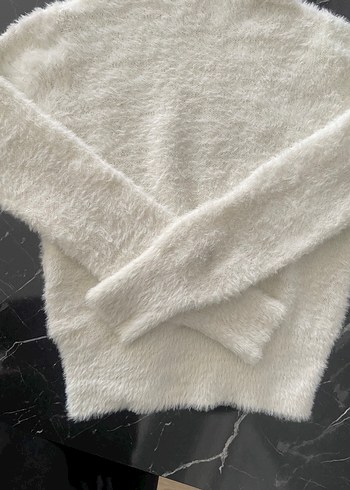 Beyaz Kürklü Balıkçı Yaka Kadın Kazak - Görsel 3