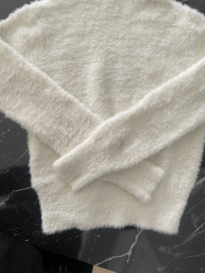 Beyaz Kürklü Balıkçı Yaka Kadın Kazak - Görsel 3