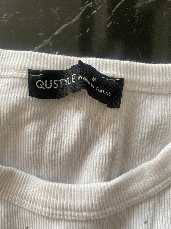 Beyaz, kolsuz, basic kadın atlet - Görsel 3